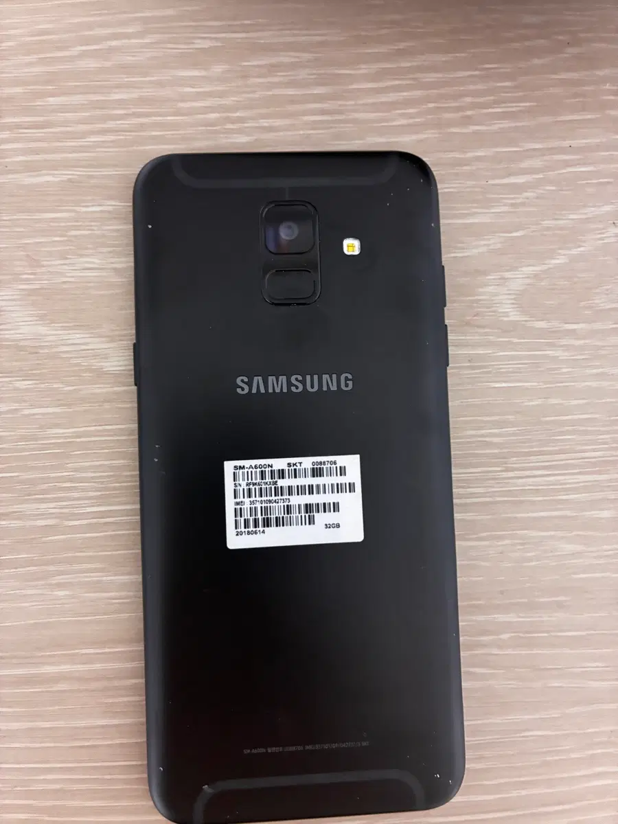 삼성 갤럭시 SM-A600N 32GB 블랙