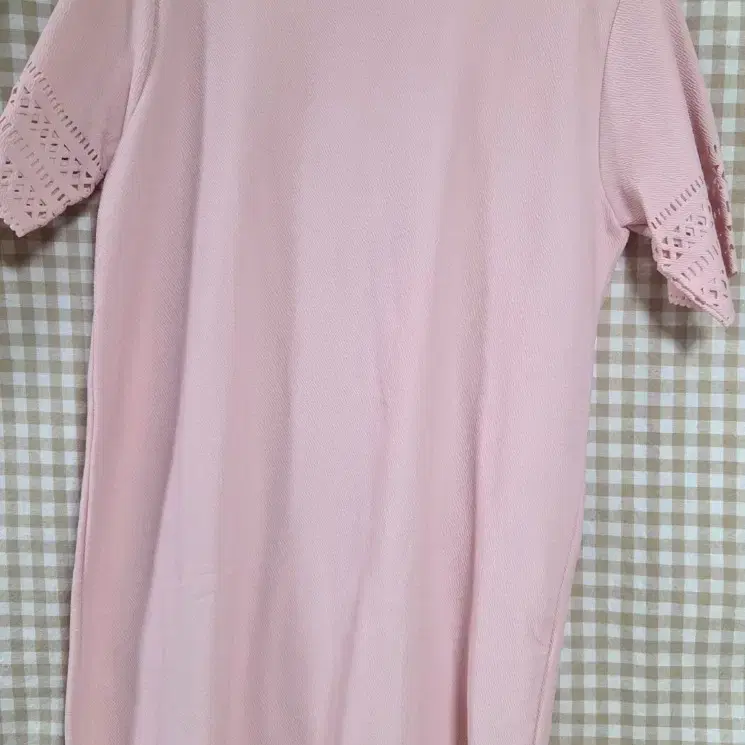 펀칭 원피스 핑크