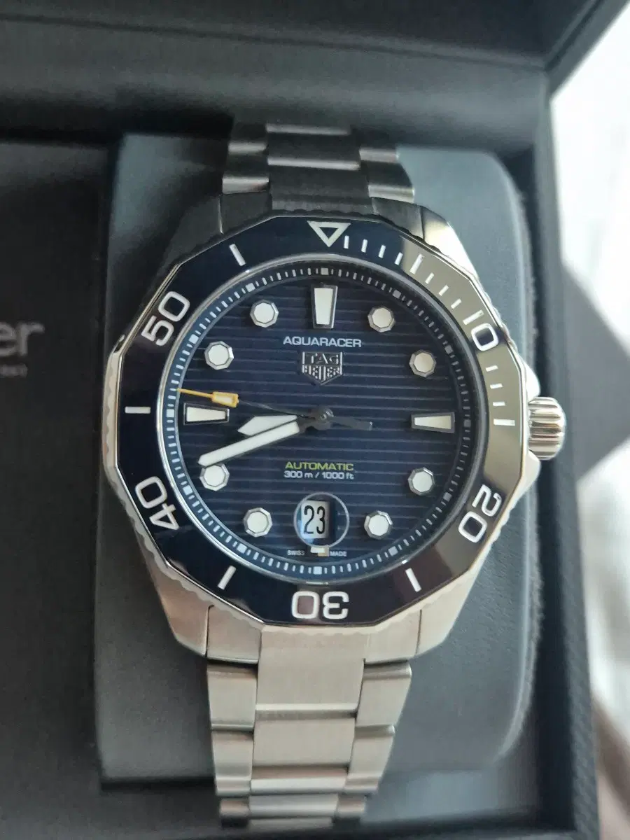 태그호이어 아쿠아레이서 프로패셔널300 세라믹 베젤 블루 43mm