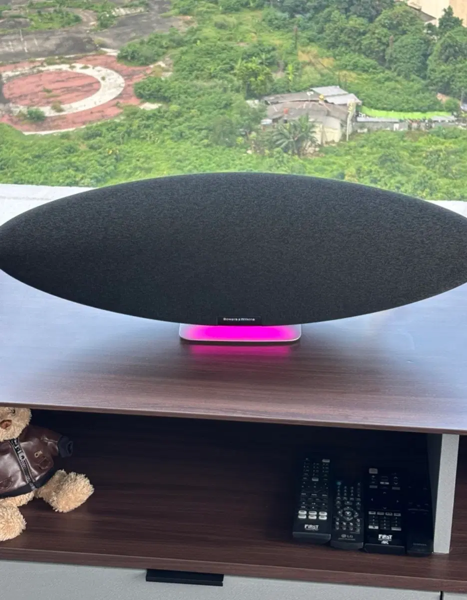 Bowers & Wilkins 제플린 프로 무선 스피커