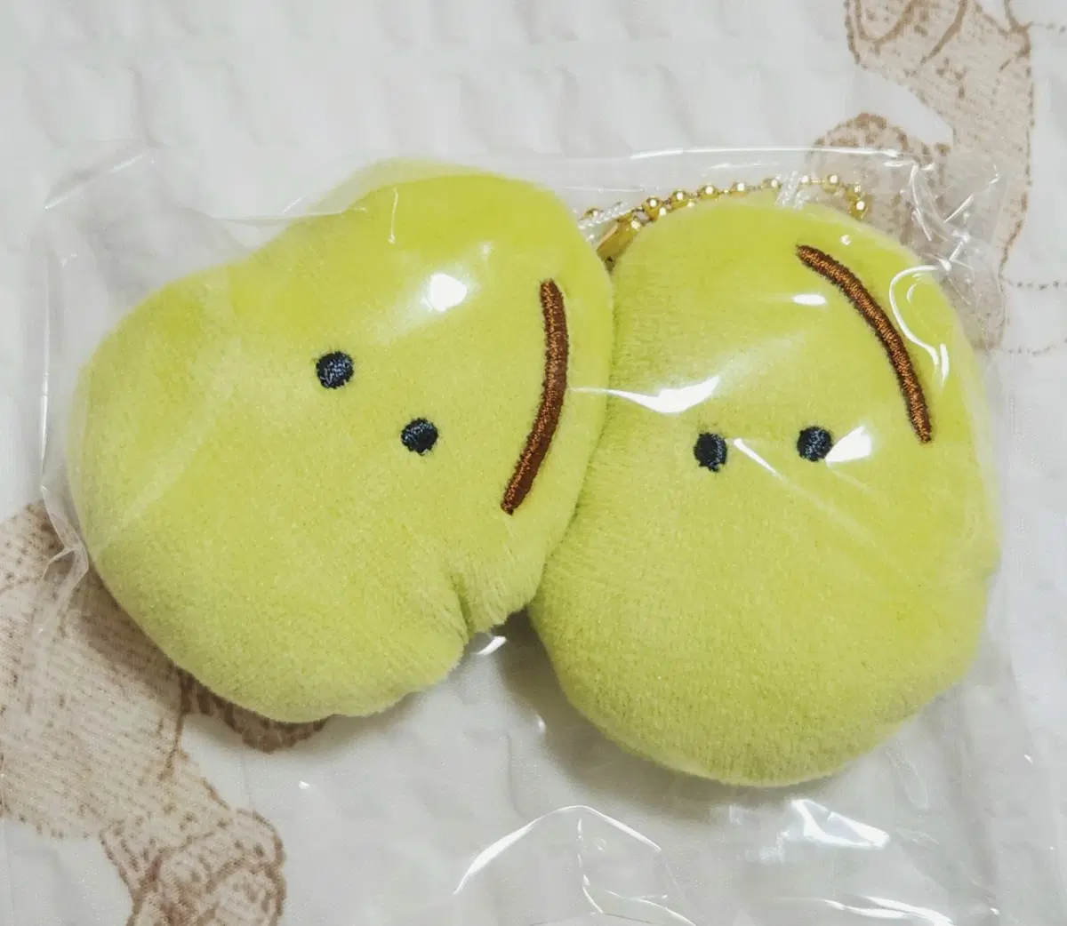 츠부라나 히토미 동그란 눈알 먹거리 완두콩 키링 팝니다.