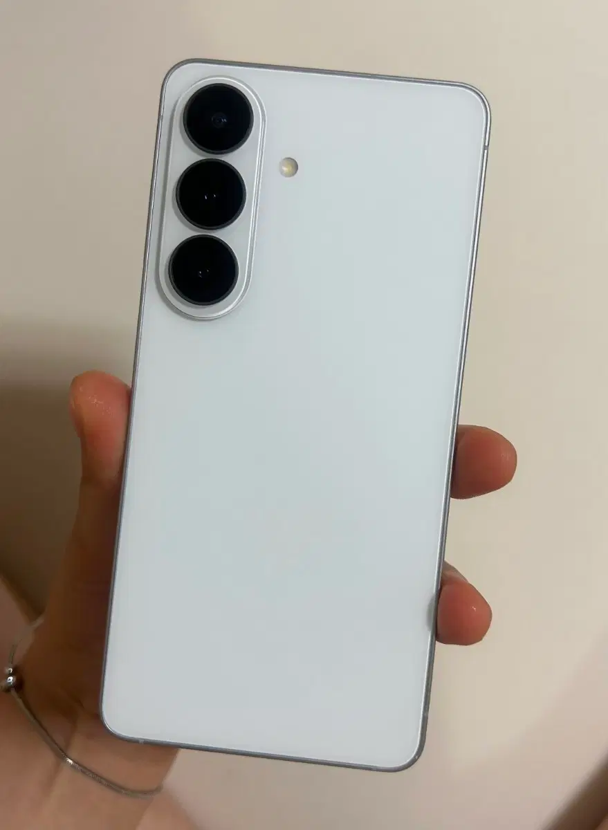 S26 화이트 256GB 판매해요 + 갤럭시 워치(watch 8)