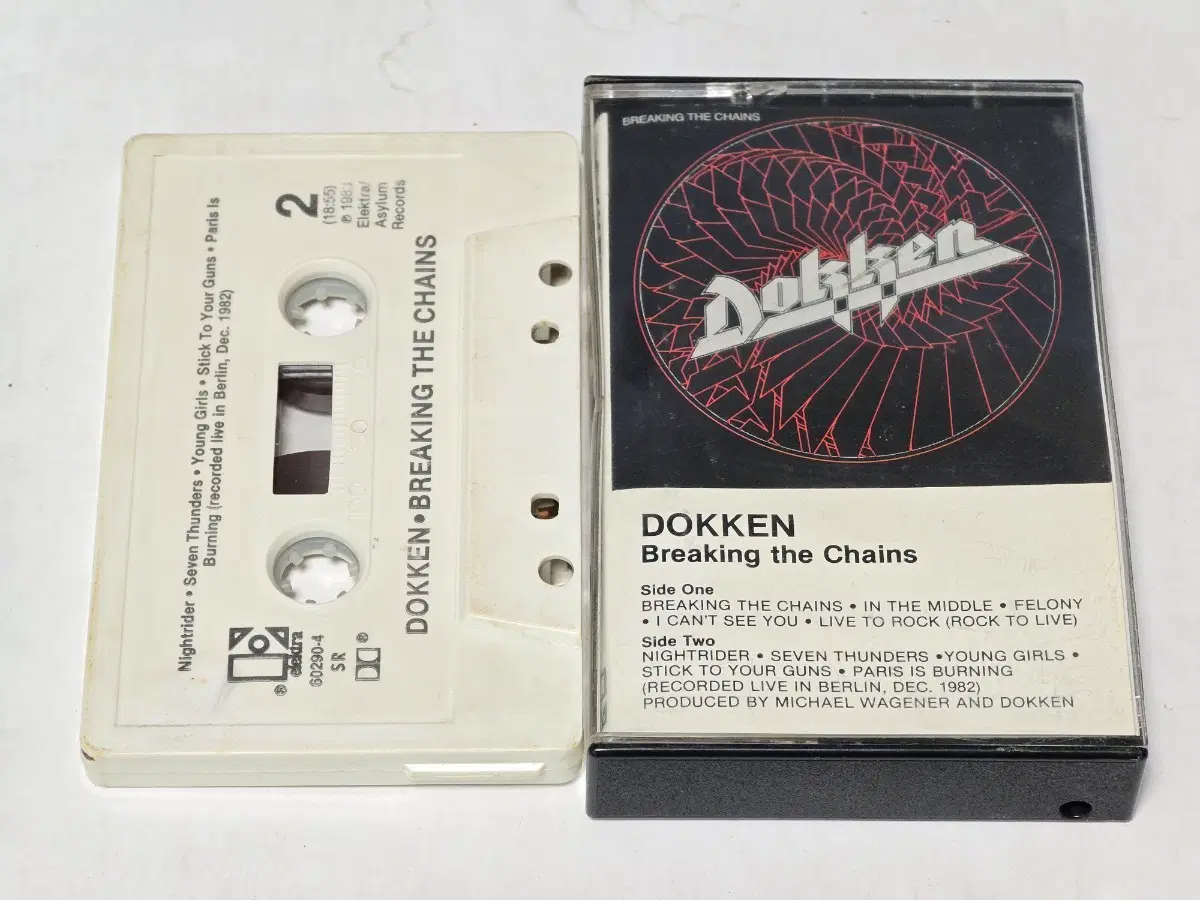 [판매] Dokken (도켄) - Breaking the Chains 카세트테이프 (수입반)