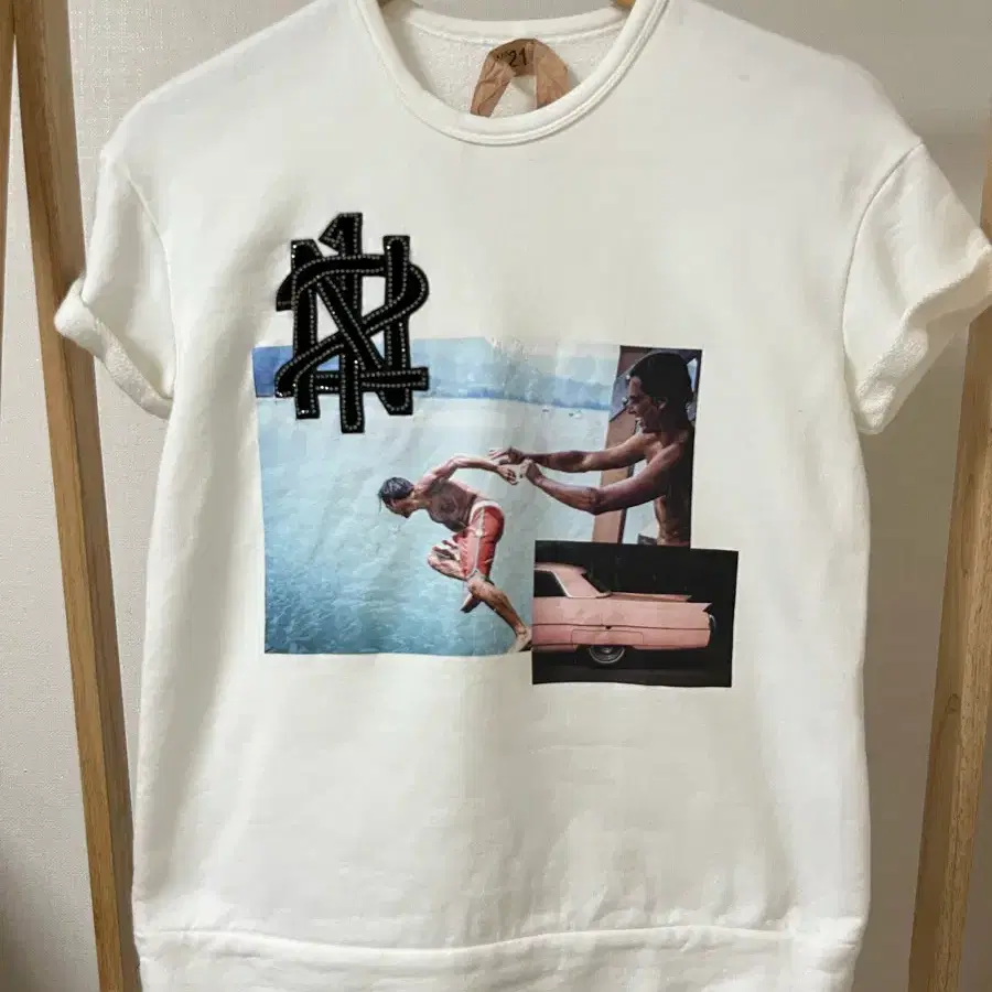 N21 화이트 그래픽 반팔티 36 정품