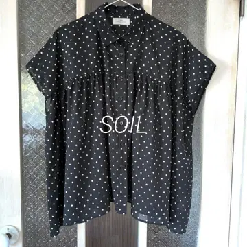 새상품급 SOIL 도트 무늬 반팔 블라우스 블랙 x 아이보리 야라 나루 카구레 F