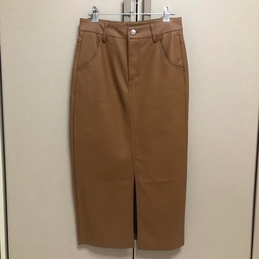 [새상품] 립합 브라운 레더 롱 스커트