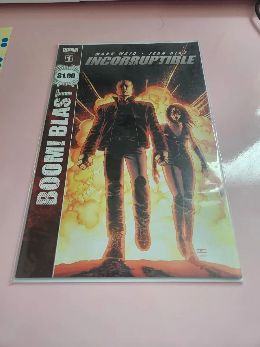 I / 2011 / Irredeemable #1 / Incorruptible #1