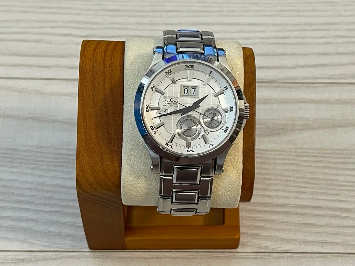 [SEIKO] 세이코 프리미어 키네틱 퍼페츄얼 캔린더 스누피 메탈시계