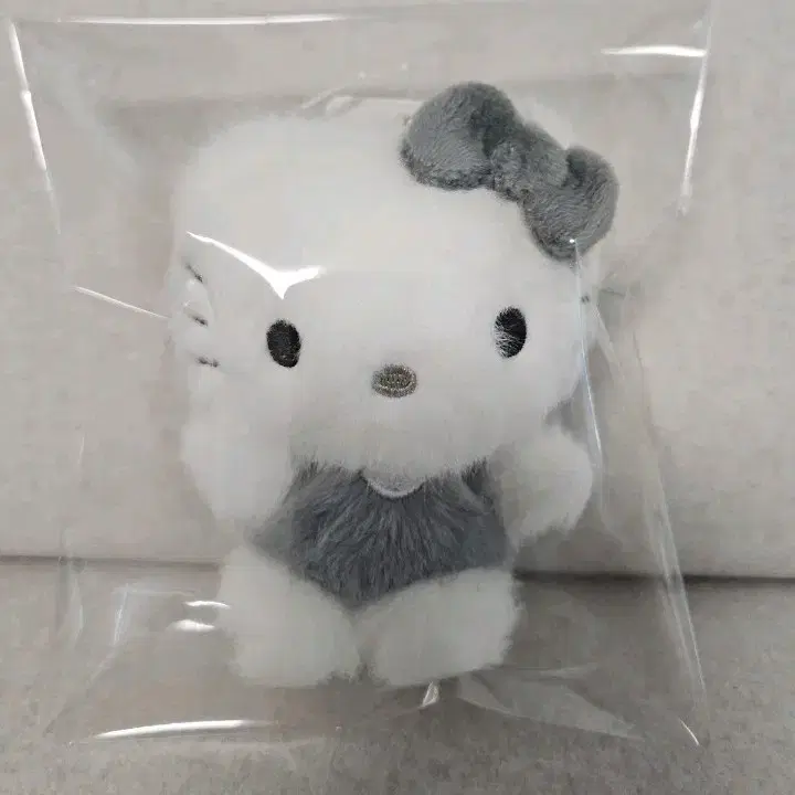 산리오정품 모노톤키티인형키링8cm