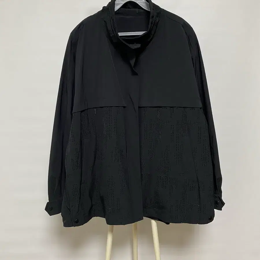 KAYSU 블랙 펀칭 바람막이 자켓 105 / 99 (XL)