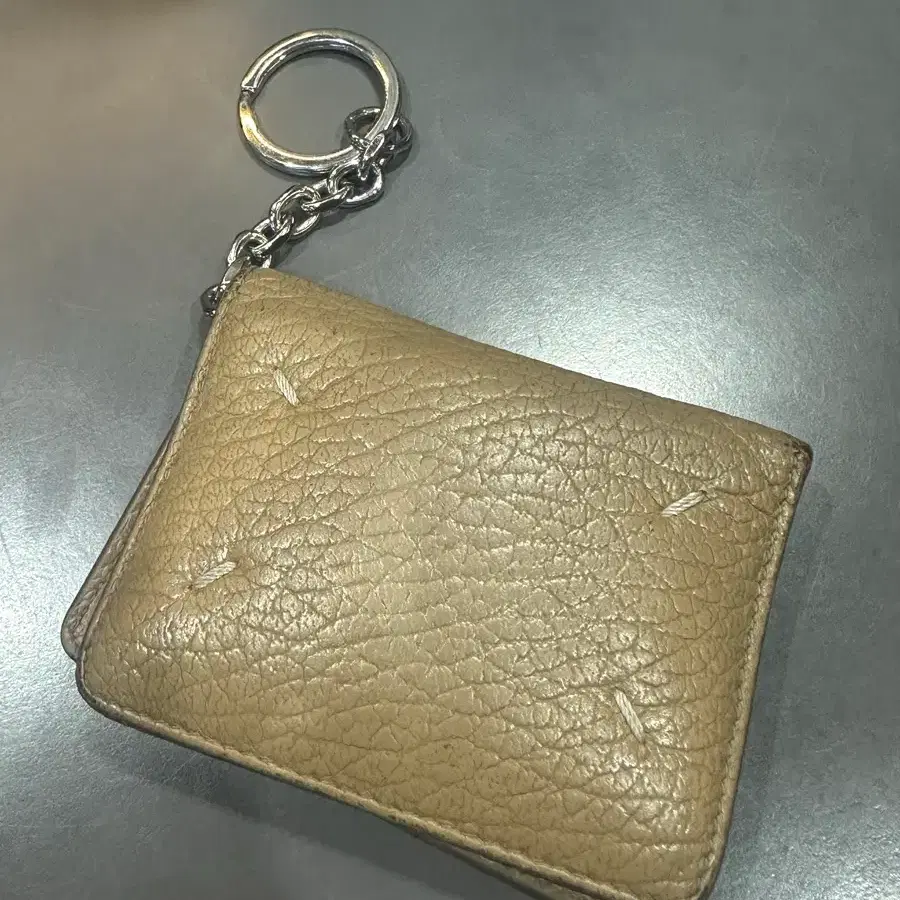 마르지엘라 키링카드지갑 베이지 팝니다