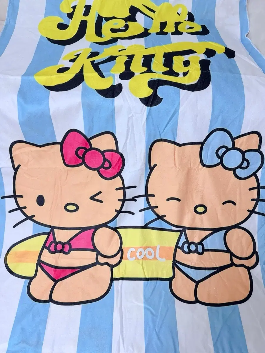 헬로키티 비치타월 / 사이즈 큼/ 2인용가능 / 새상품