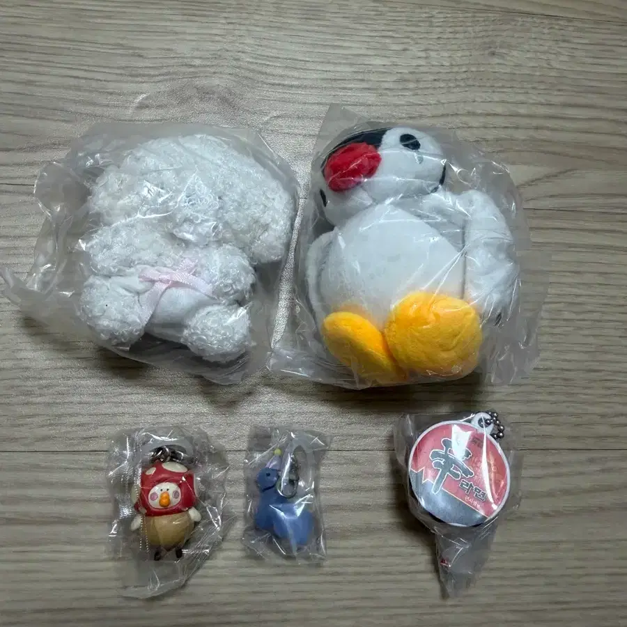 인형 키링(조세마루, 감자), 가챠(신라면, 버섯 오리, 공룡)
