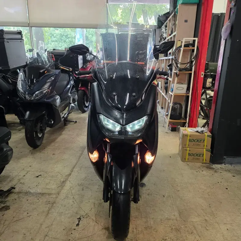 1_22년식 관리잘된 nmax125 판매합니다