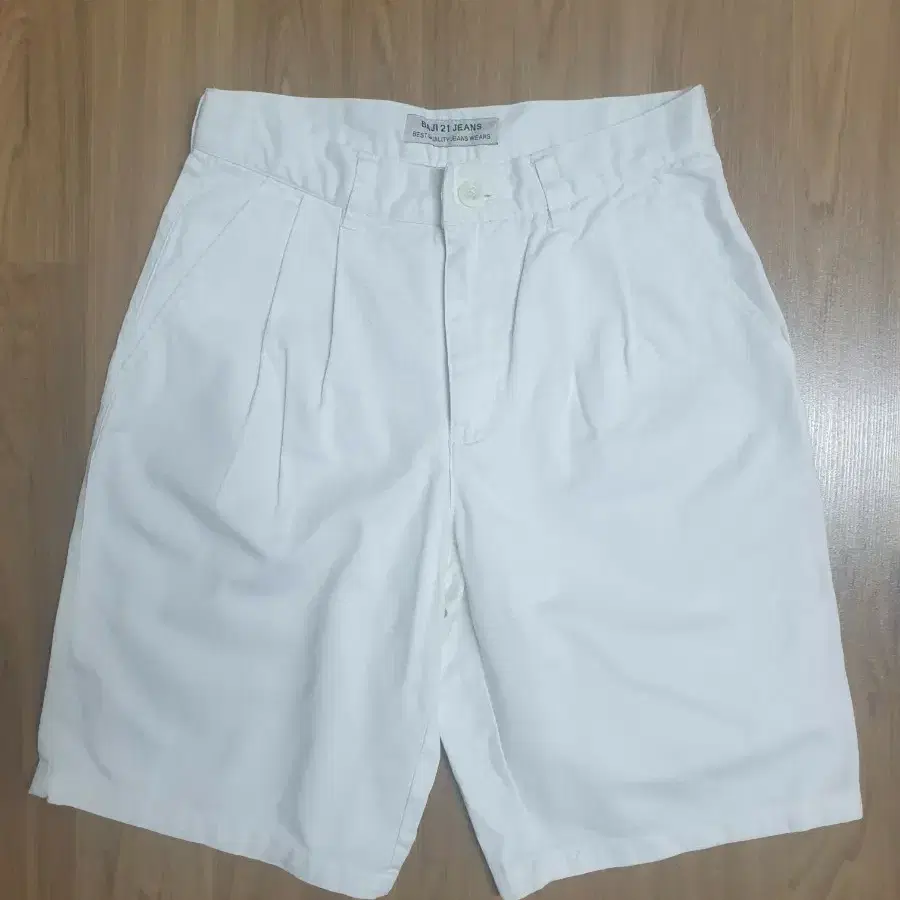 핀턱 반바지