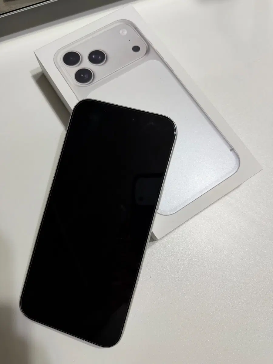 아이폰 17프로맥스 256gb +애플워치 se3