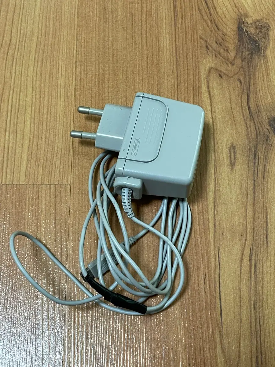 닌텐도 3DS 충전기