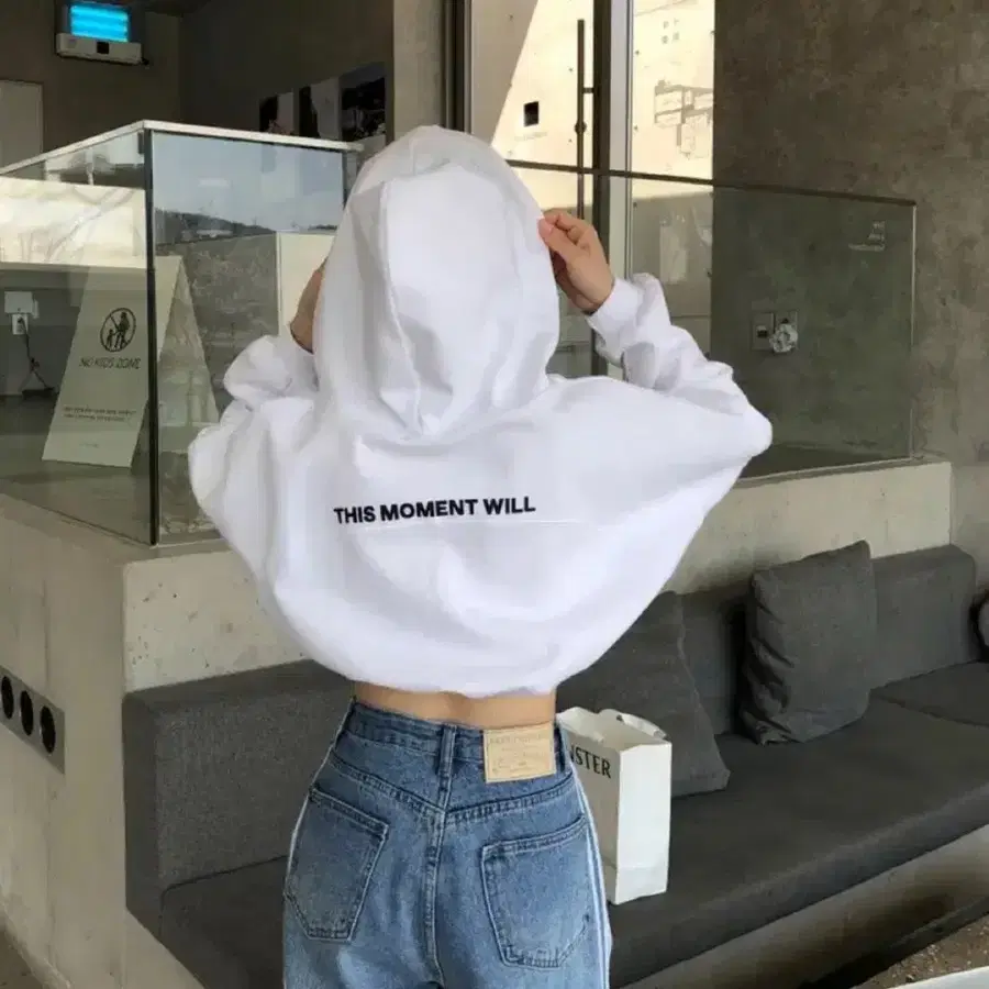 베이크롭 레터링 후드티