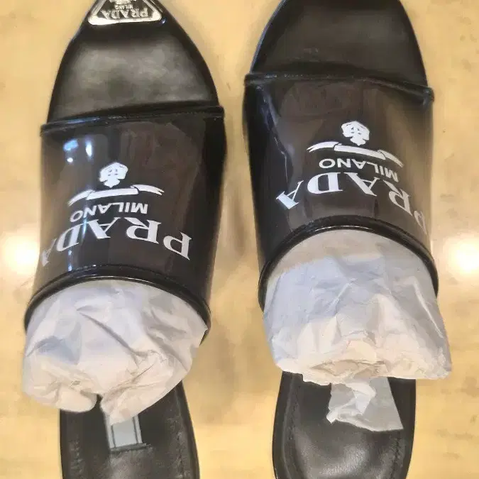 프라다 뮬 슬리퍼 블랙