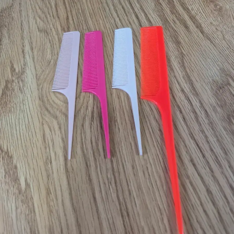 올영 꼬리빗 3개, 긴 꼬리빗 1개