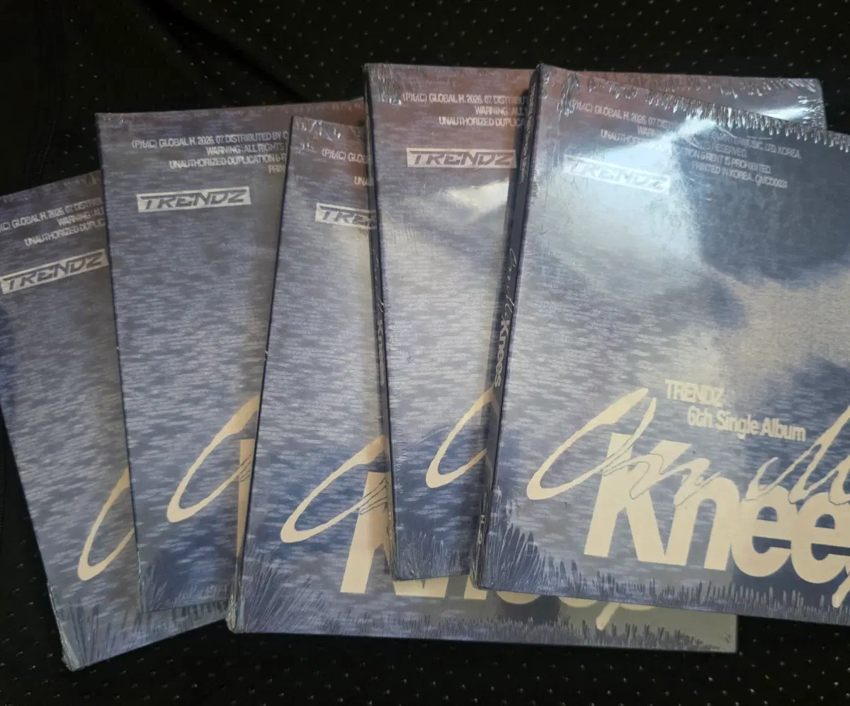 트렌드지 6th Single Album Knee