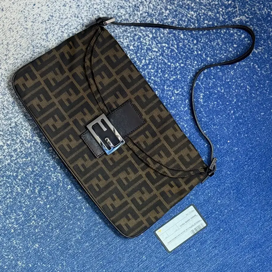 FENDI 펜디 주카 더블 플랩 숄더백