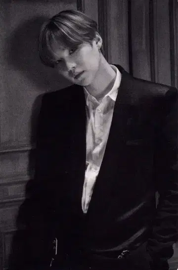 BTS FC 한정판 SUGA MAP OF THE SOUL:7 THE JOURNEY 흑백
