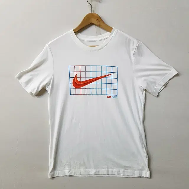 NIKE 나이키 로고 티셔츠