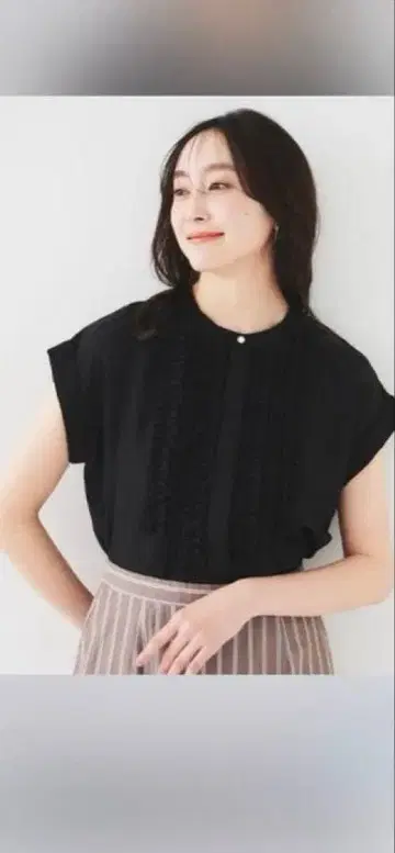 언타이틀 피브릴 프릴 블라우스 블랙