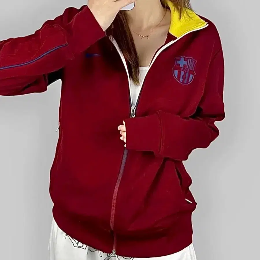바르셀로나 나이키 XL 저지 집업 판매합니다