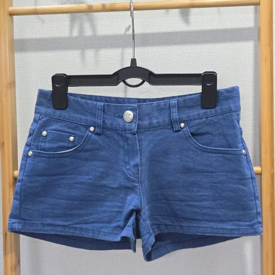 청색 숏팬츠
