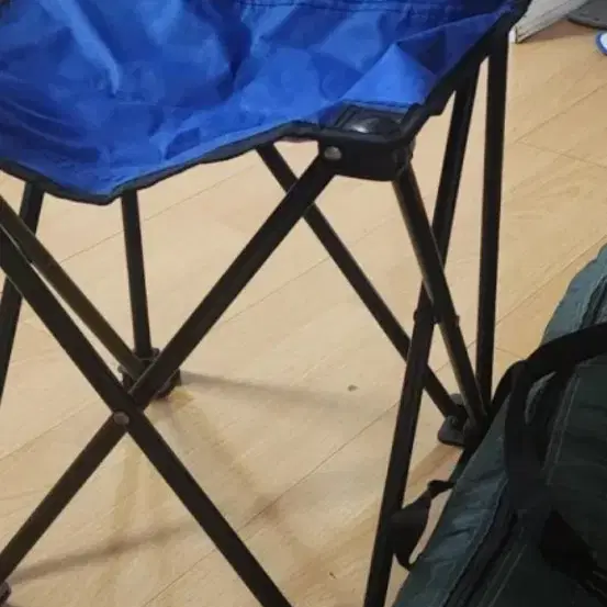 접이식 캠핑 의자 블루.원터치텐트3~4인용