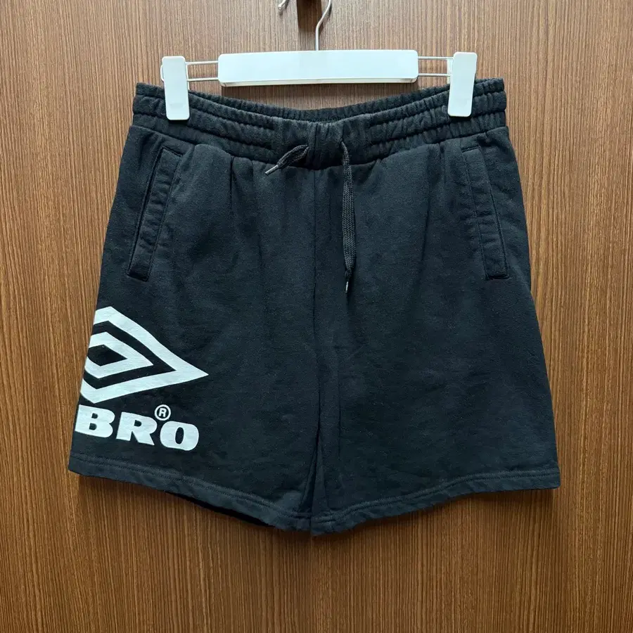 엄브로 밴딩 반바지 S
