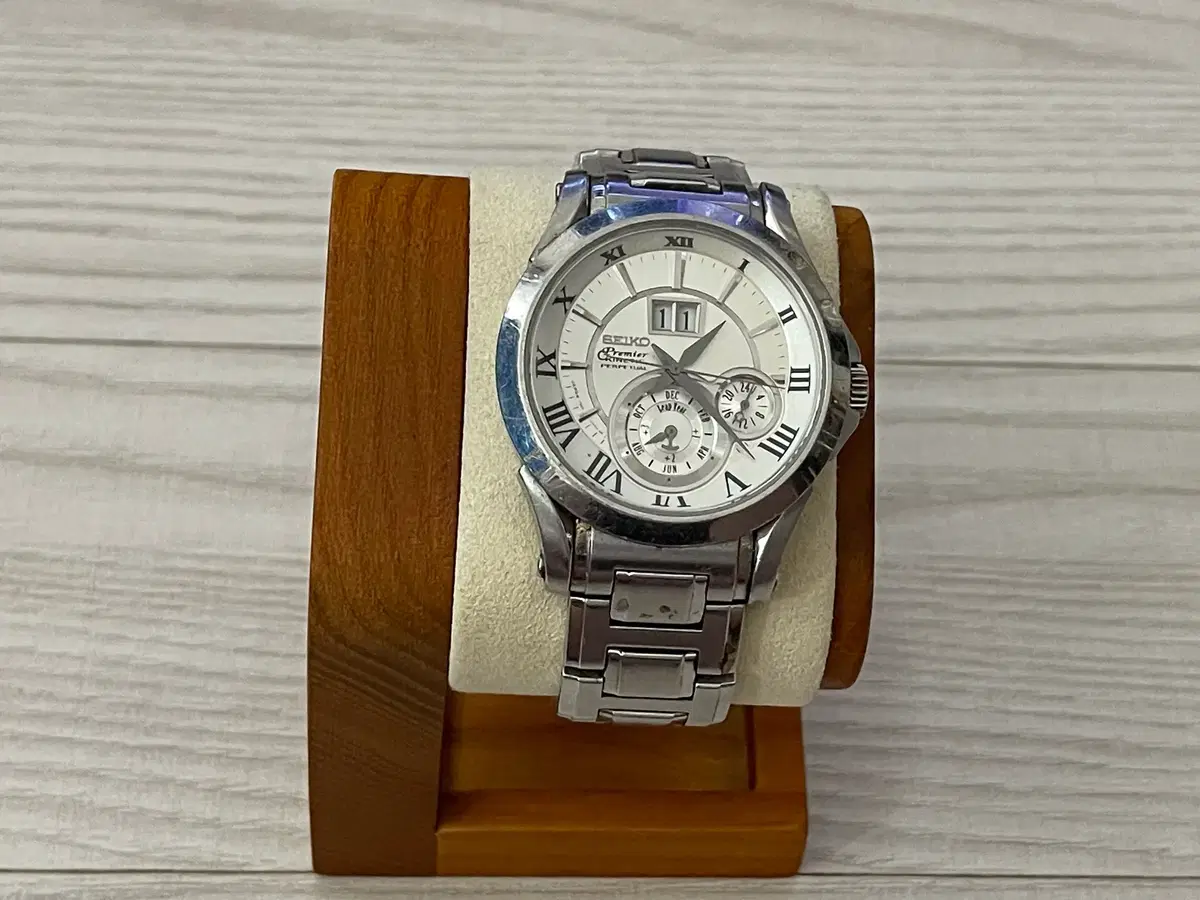 [SEIKO] 세이코 프리미어 키네틱 퍼페츄얼 2세대 스누피 흰판 시계