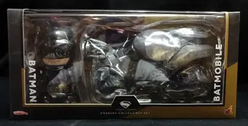 HOTTOYS COSBABY BATMAN & BATMOBILE