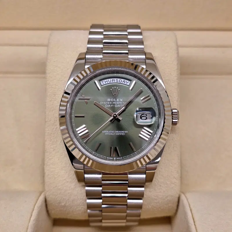 롤렉스 데이데이트 40mm 화이트골드 18k 금통 228239 올리브 그린 로만