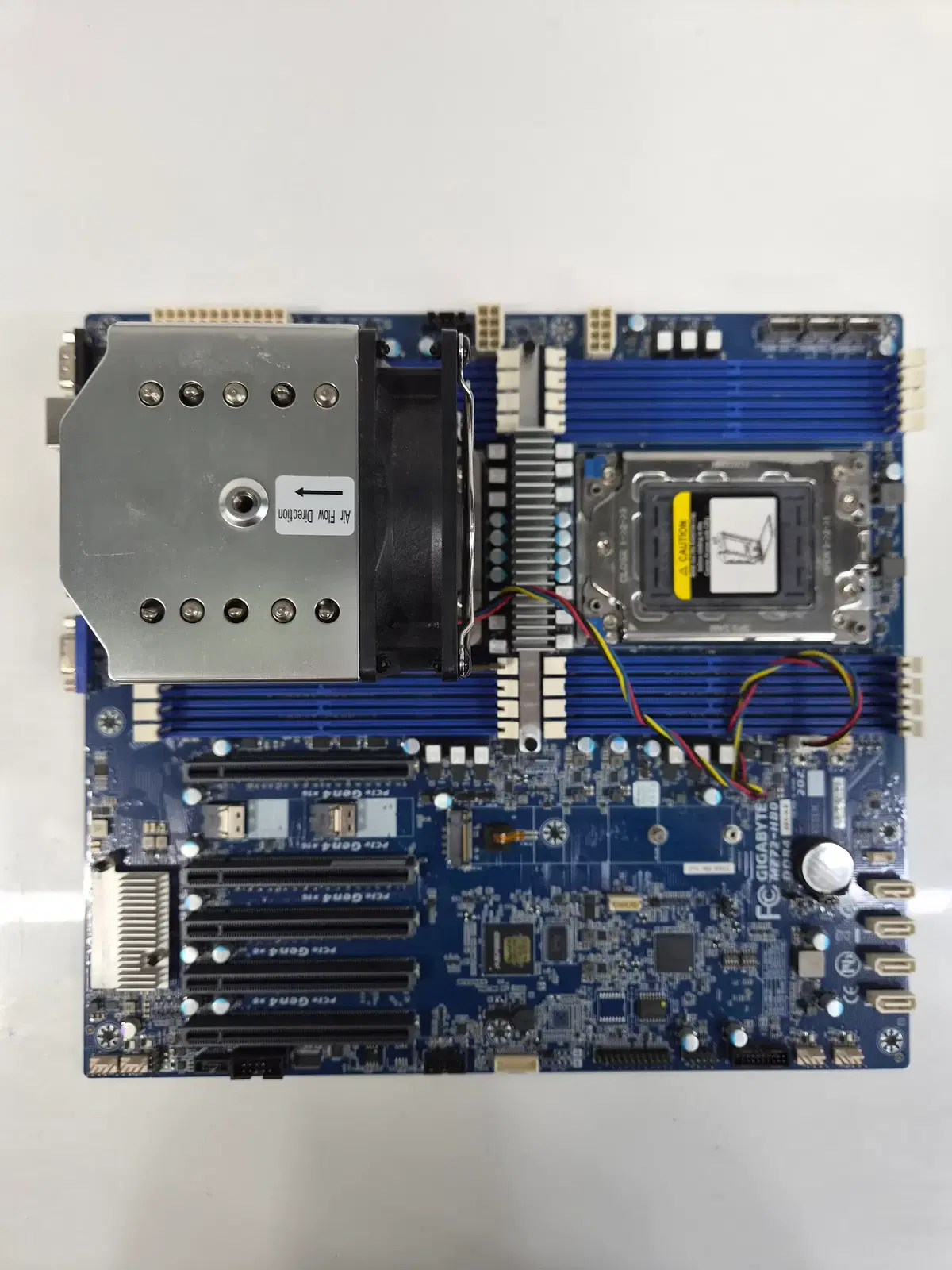 AMD EPYC 7742+ 기가 MZ72-HB0 D4 셋트 판매합니다