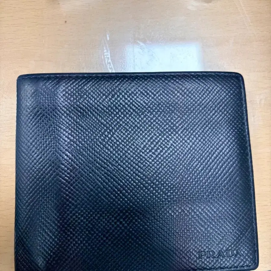 프라다 사피아노 반지갑 블랙