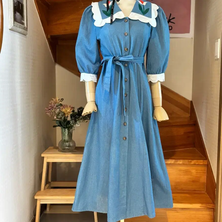 데님 원피스 카라 꽃 자수