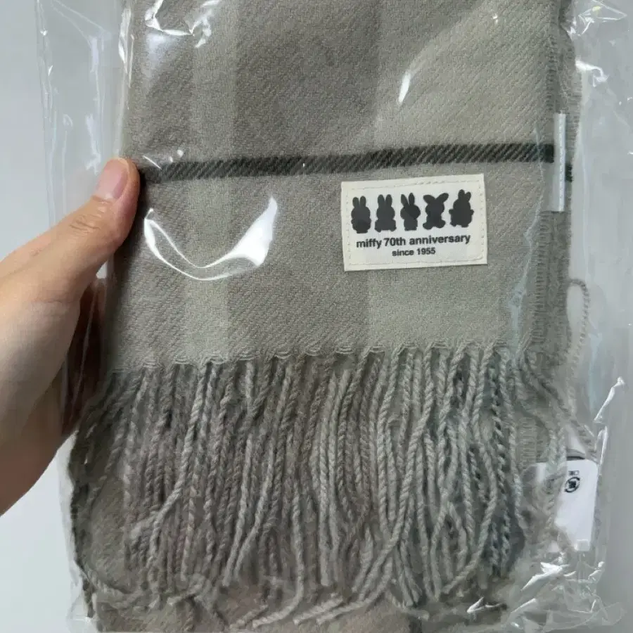 미피 70주년 기념 체크 머플러
