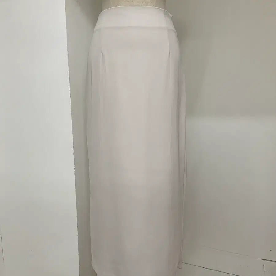 아이보리 슬릿 롱스커트