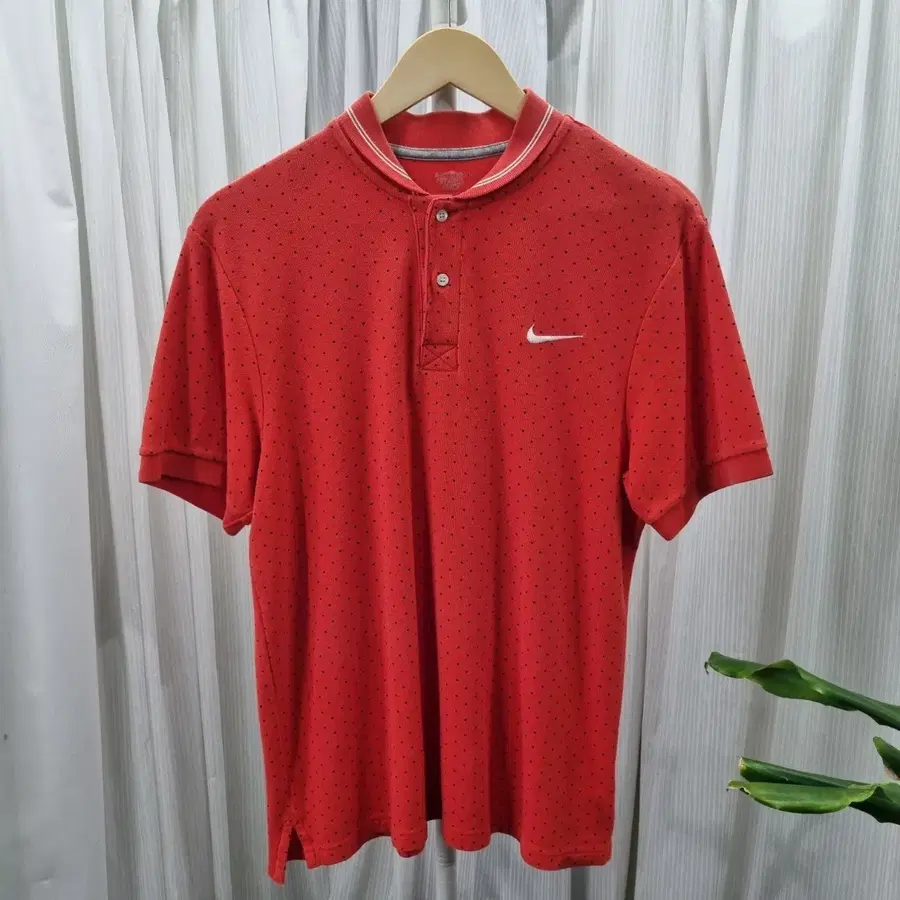 나이키 The athletic dept 도트패턴 반팔티 2290