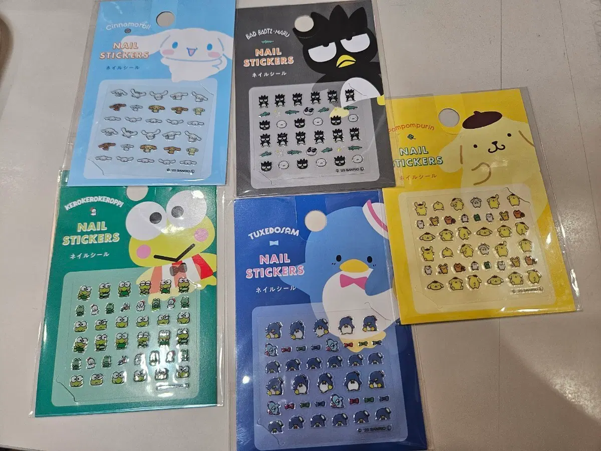 산리오 네일스티커 폼폼푸린 바츠마루 케로피 한교동 턱시도샘 미니어쳐 육일돌 돌하우스
