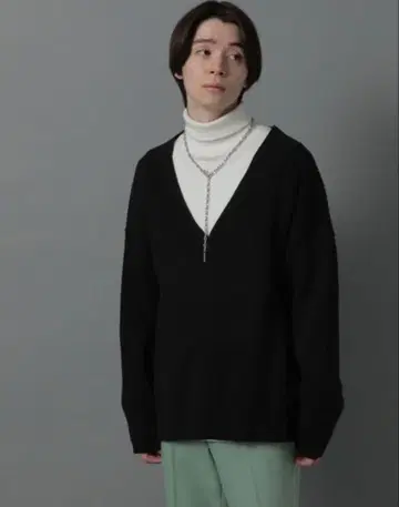 HARE 하레 V넥 니트 블랙