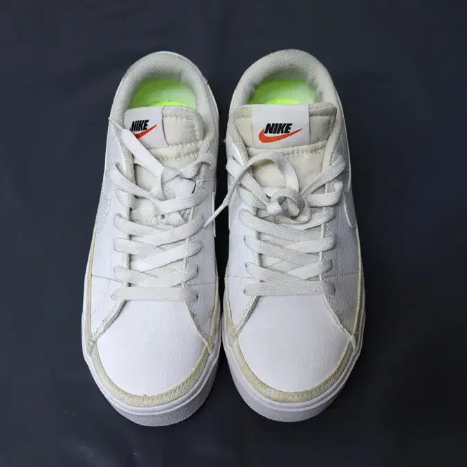 w153 나이키 스니커즈/ 240mm /밑창새거수준/사놀까