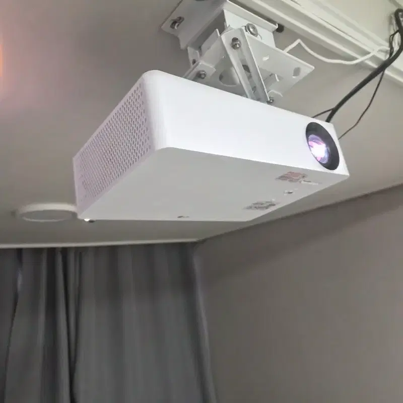 LG 프로젝터 HU70LA