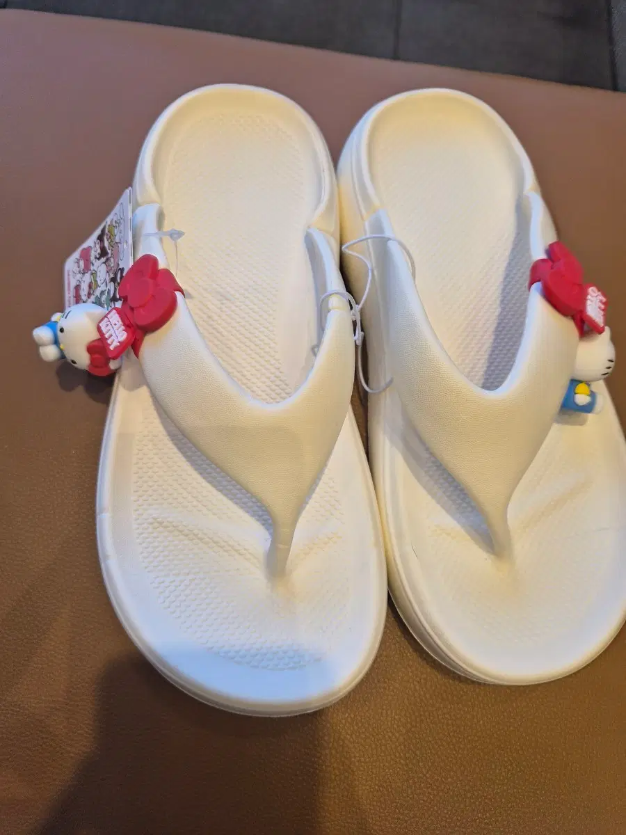 Hello Kitty Flip-Flop Slippers White
