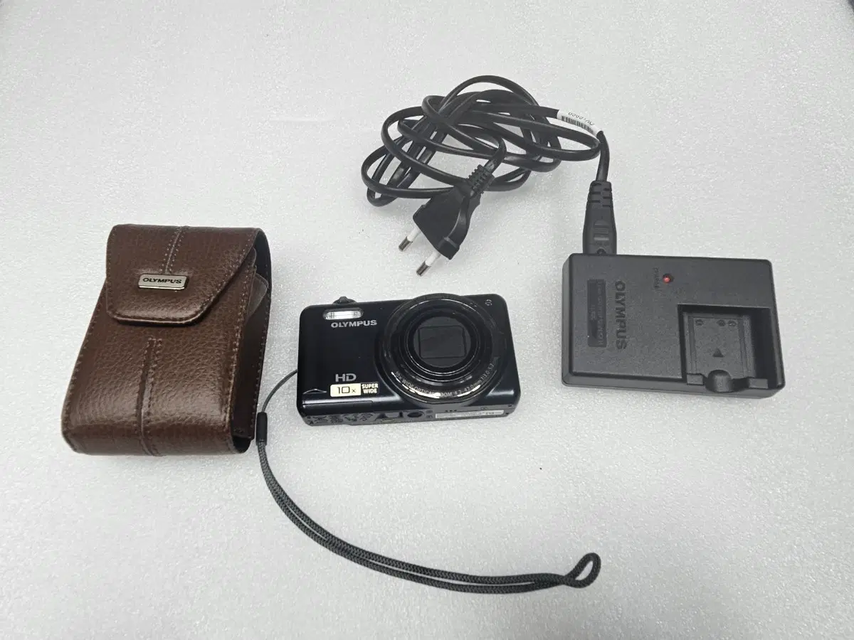 올림푸스 디지털 카메라 VR-310 입니다