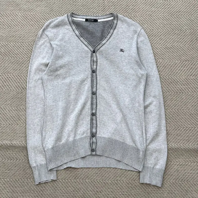 버버리 블랙라벨 베이직 로고 가디건 r4222
