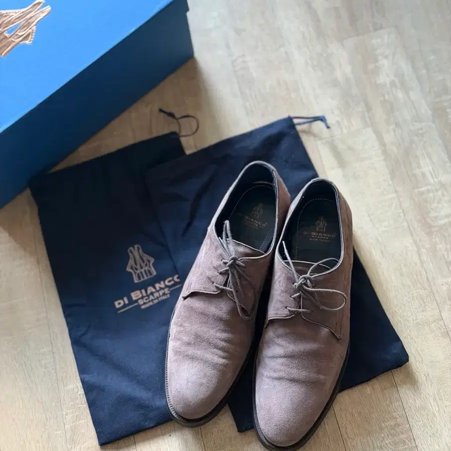 [43/10] Di Bianco 스웨이드 더비슈즈